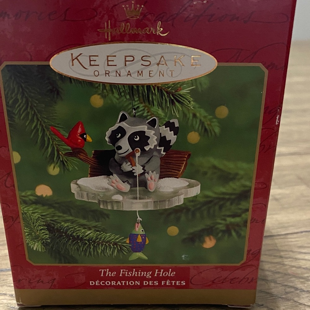 Hallmark Keepsake Ornament - Raccoon Fishing Scene